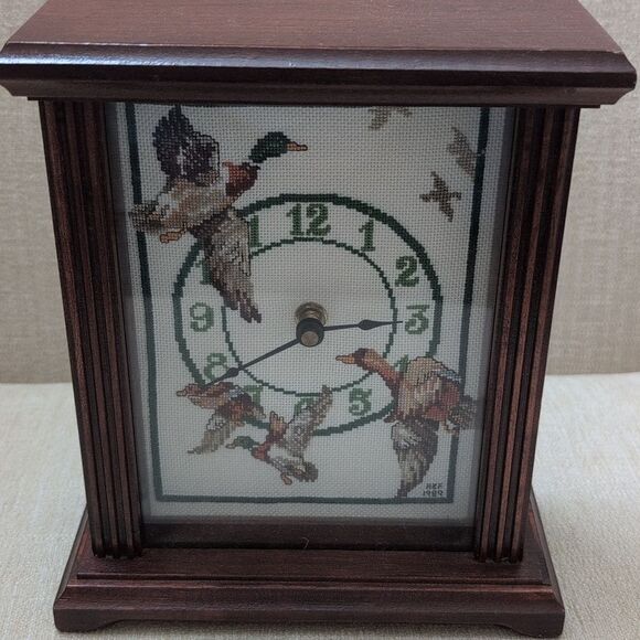 Vintage Handcrafted Cross Stitch Duck Battery Operated Wood Mantel Clock 1989 - Picture 1 of 13